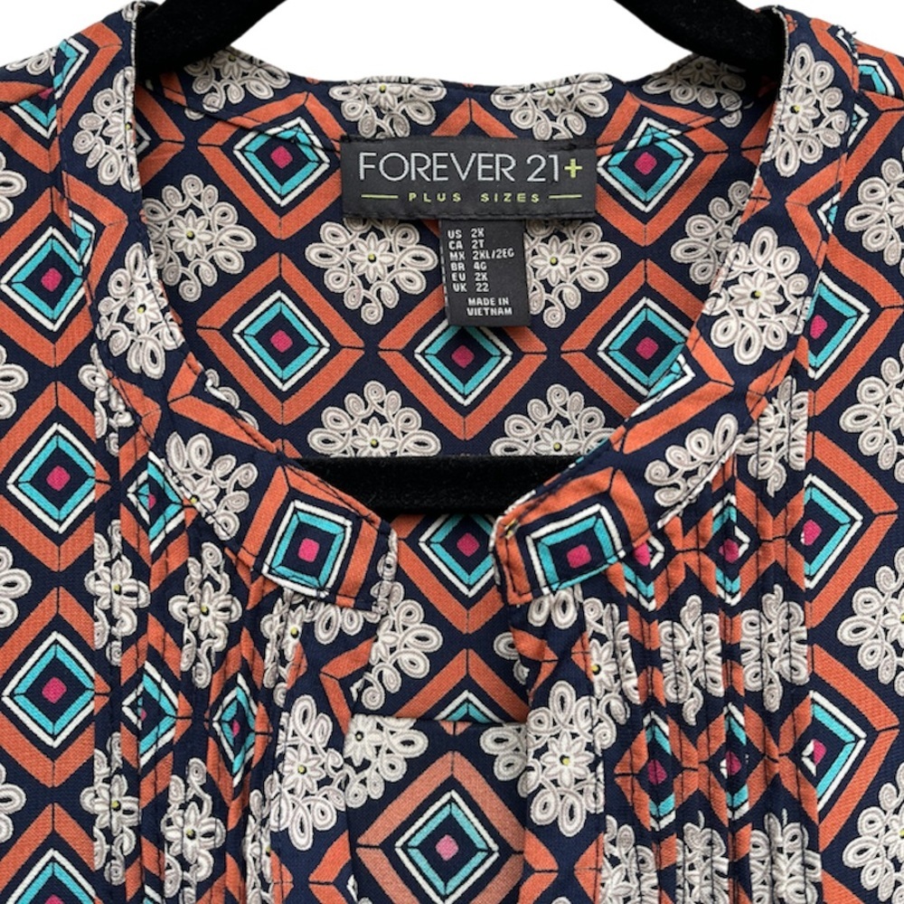 Patterned Blouse - Picture 2 of 4